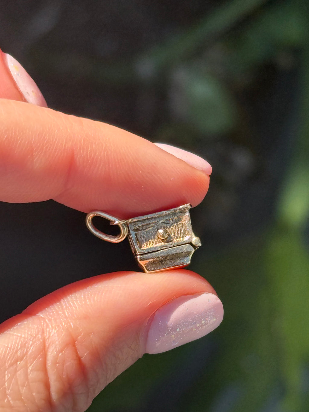 Articulated Record Player Charm