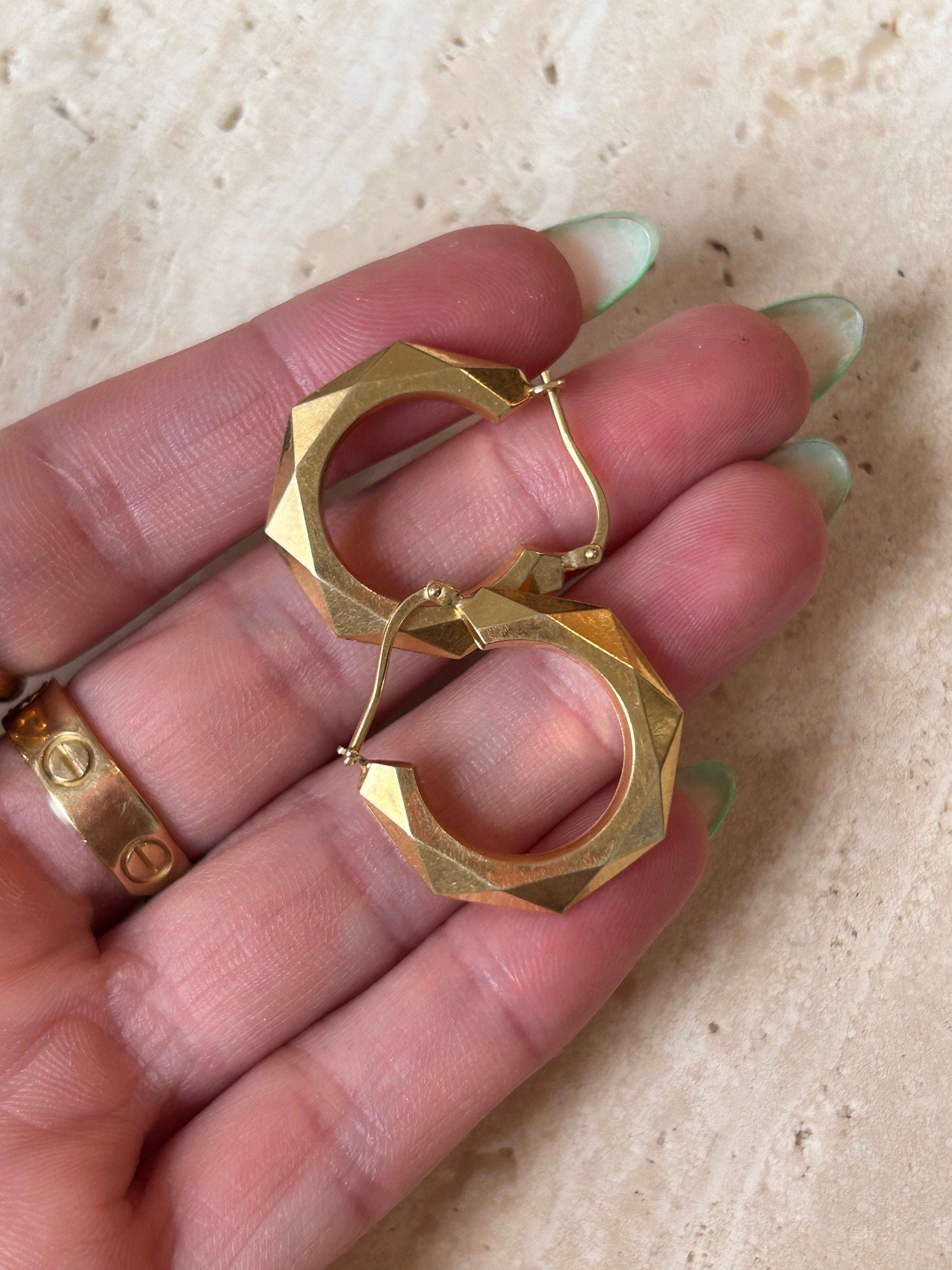 Geometric Hoops
