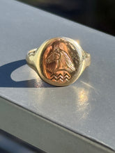 Load image into Gallery viewer, Engraved Horse Signet
