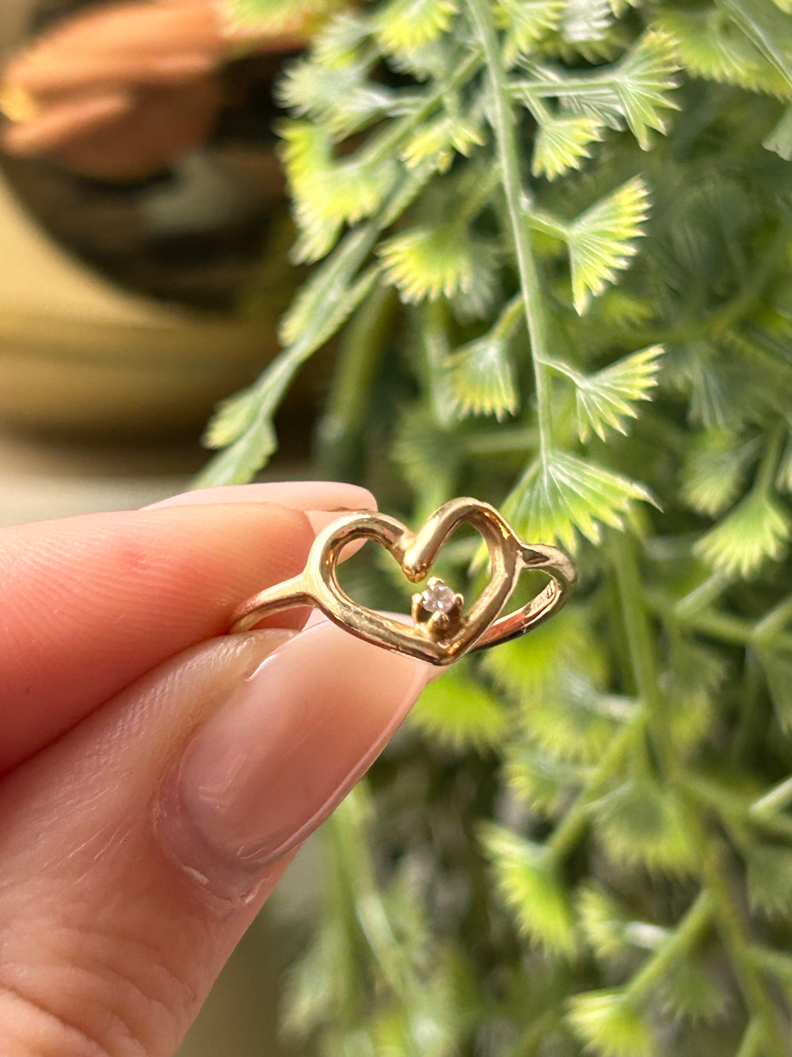 Dainty Heart Diamond Ring