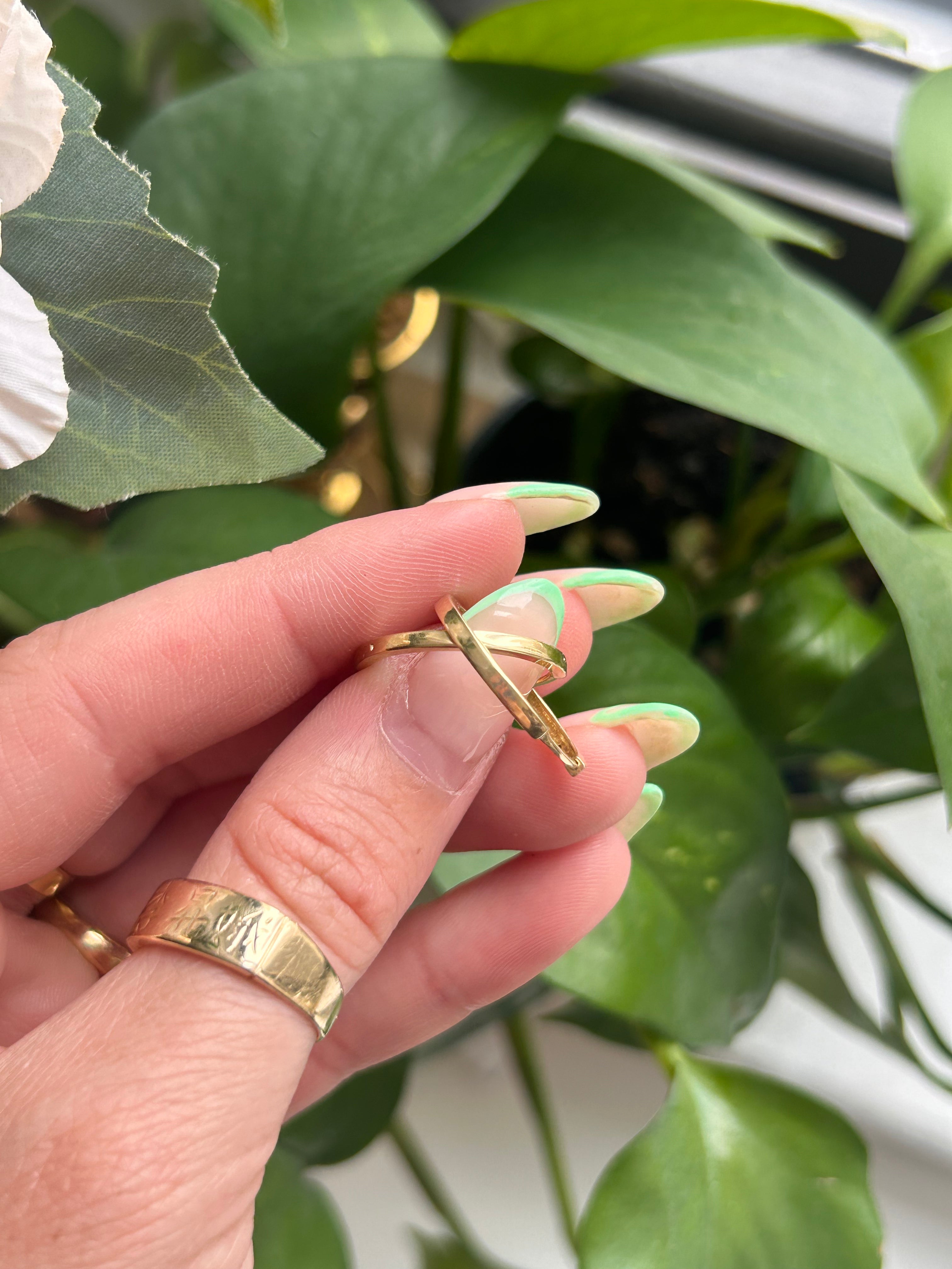 Dainty Snap Hoops