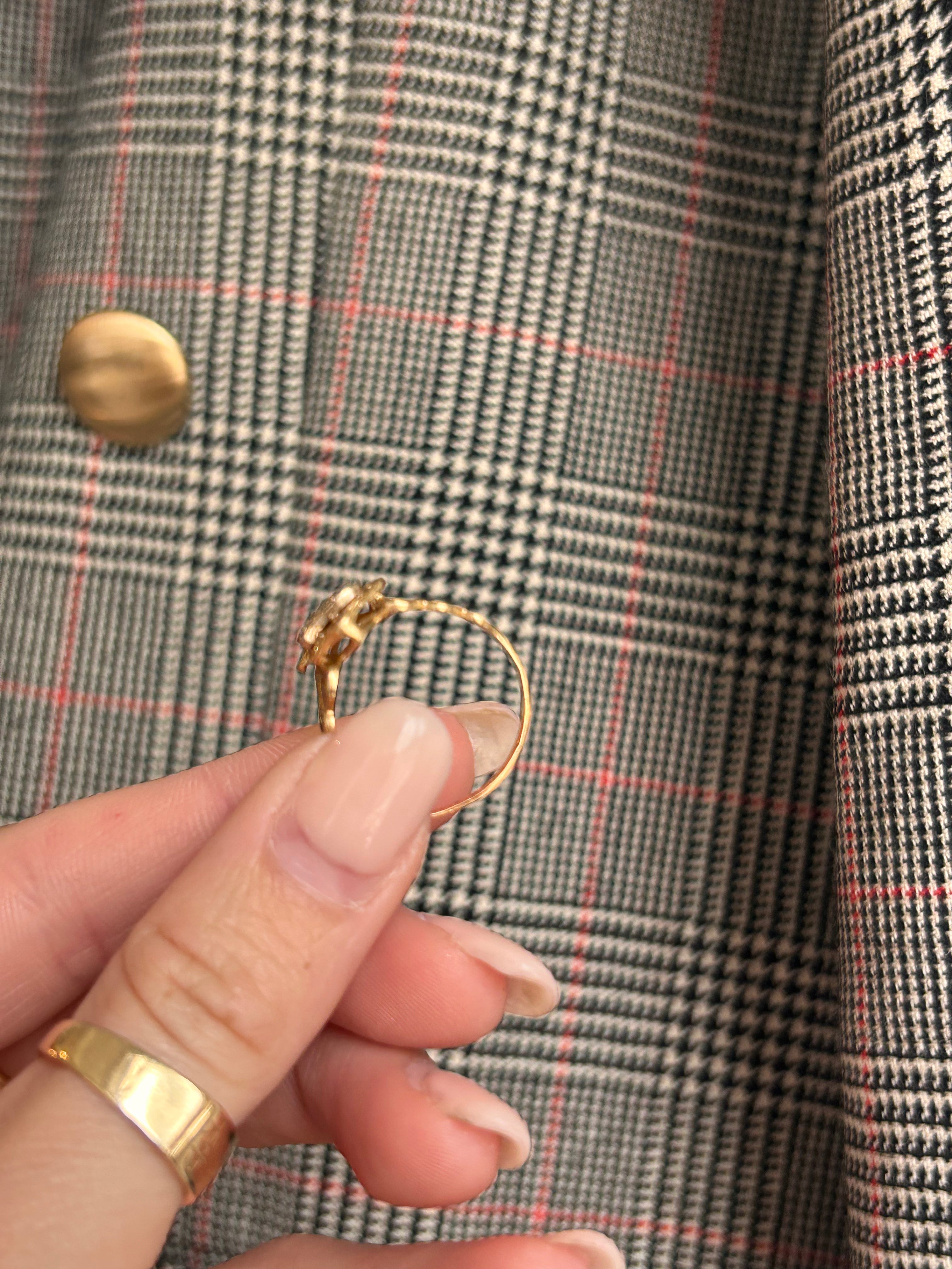 Z diamond Ornate Ring