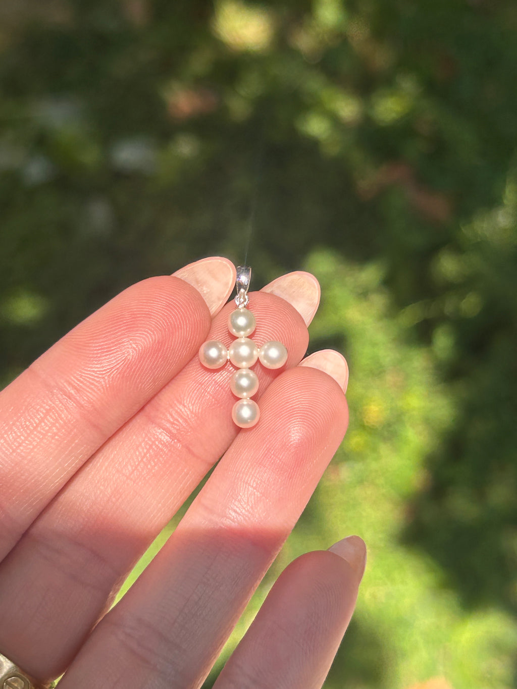 Mini Pearl Cross