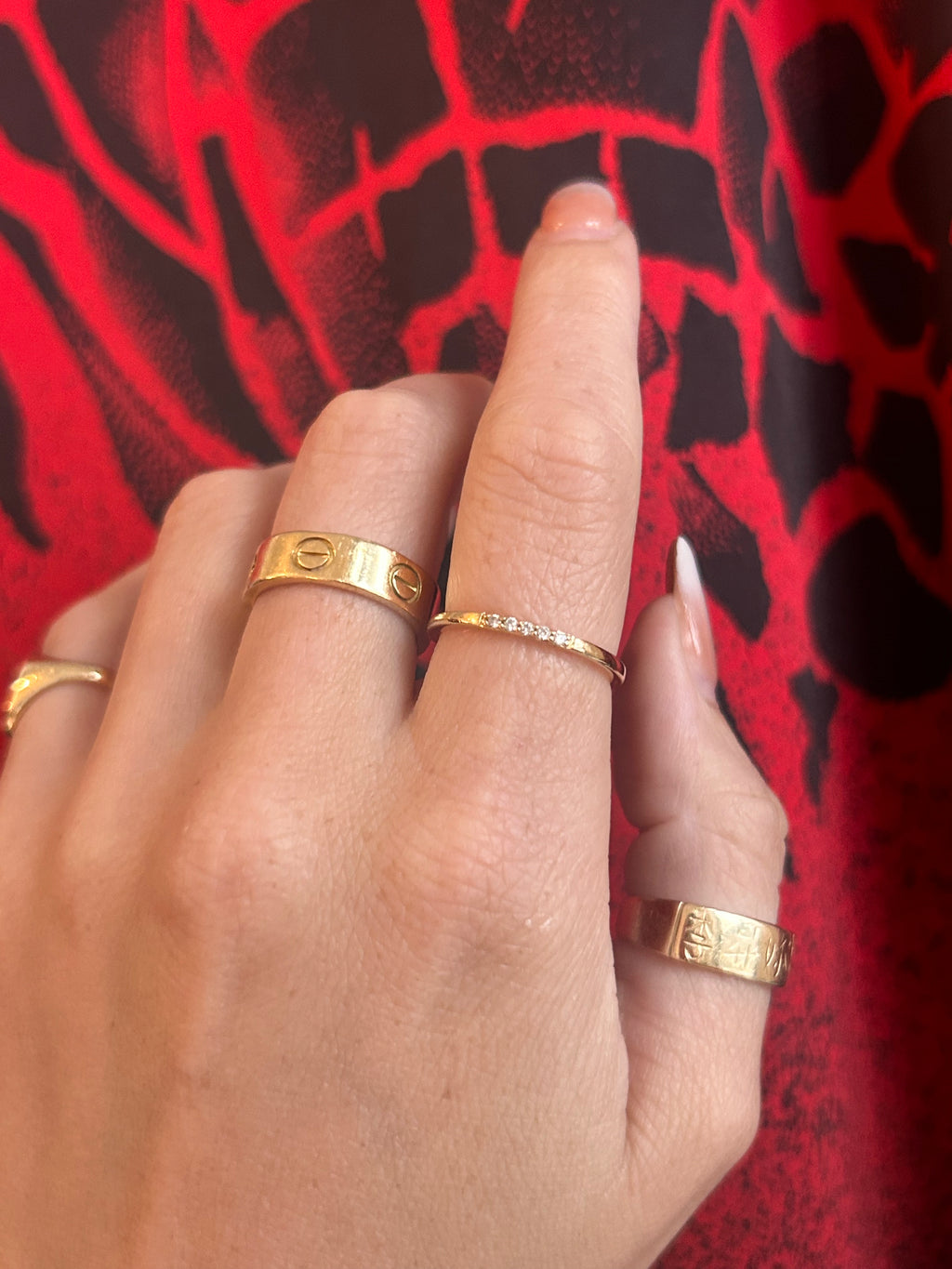 Whisper diamond band