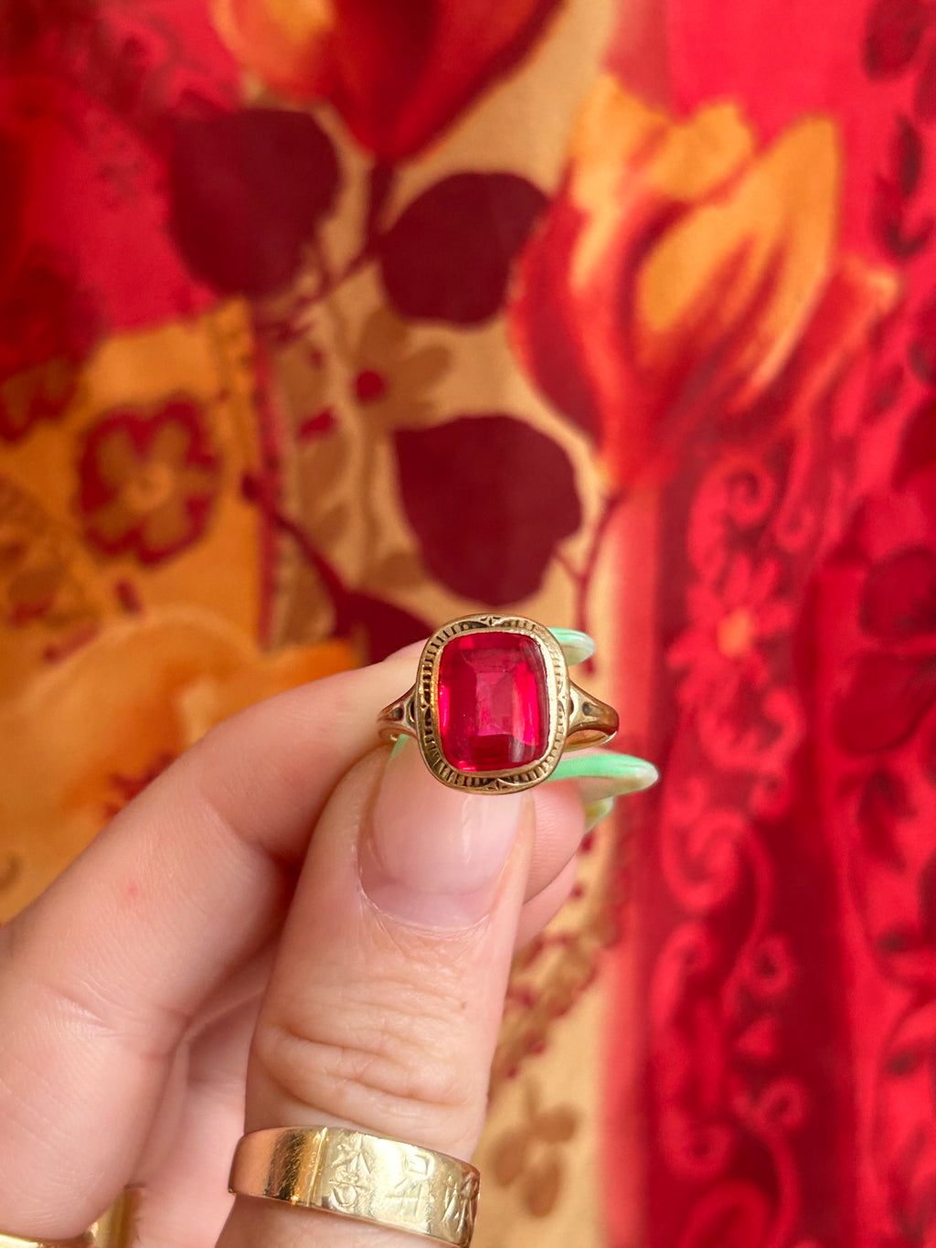 Spinel Fuchsia Antique Ring