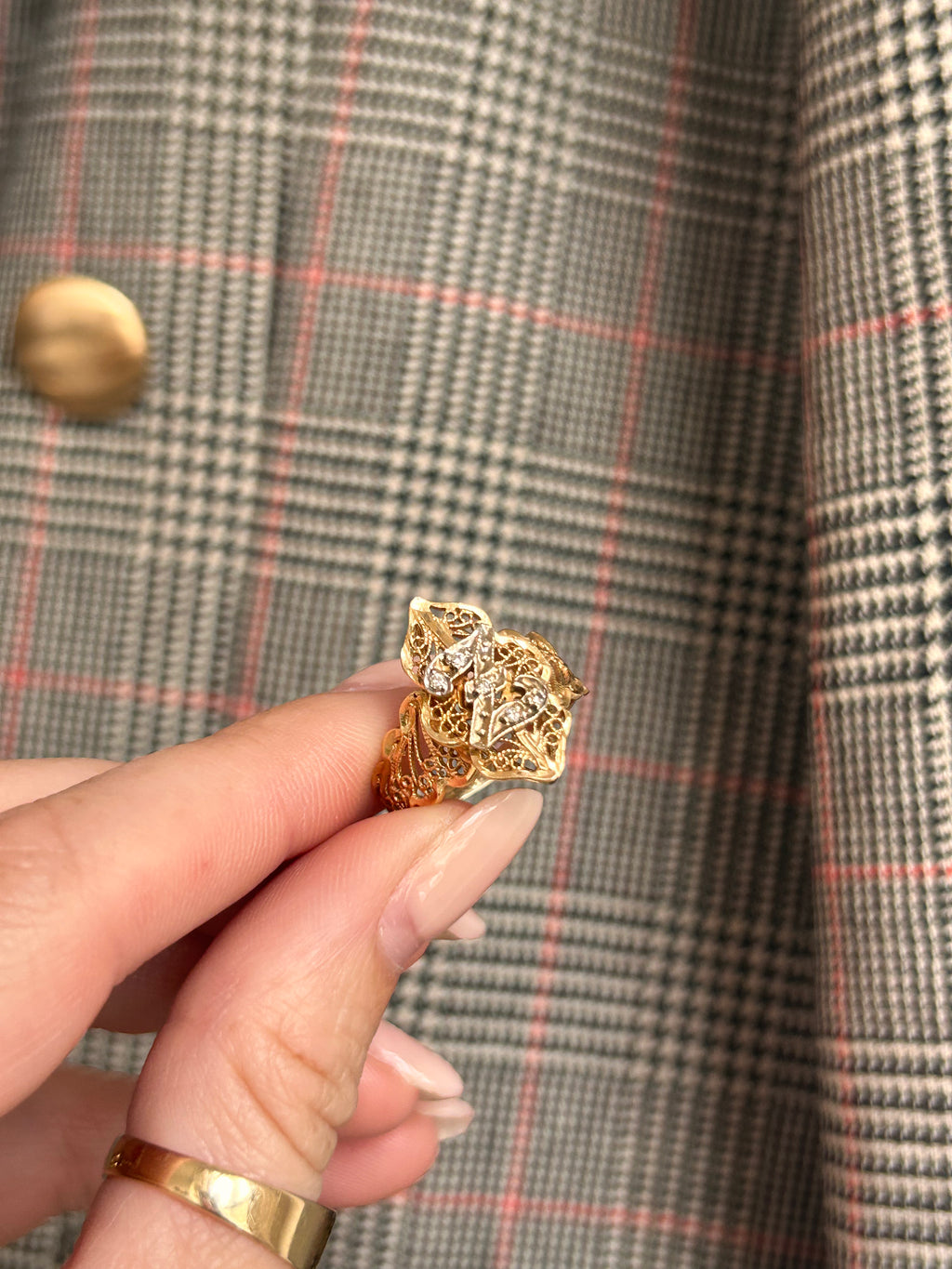 Z diamond Ornate Ring