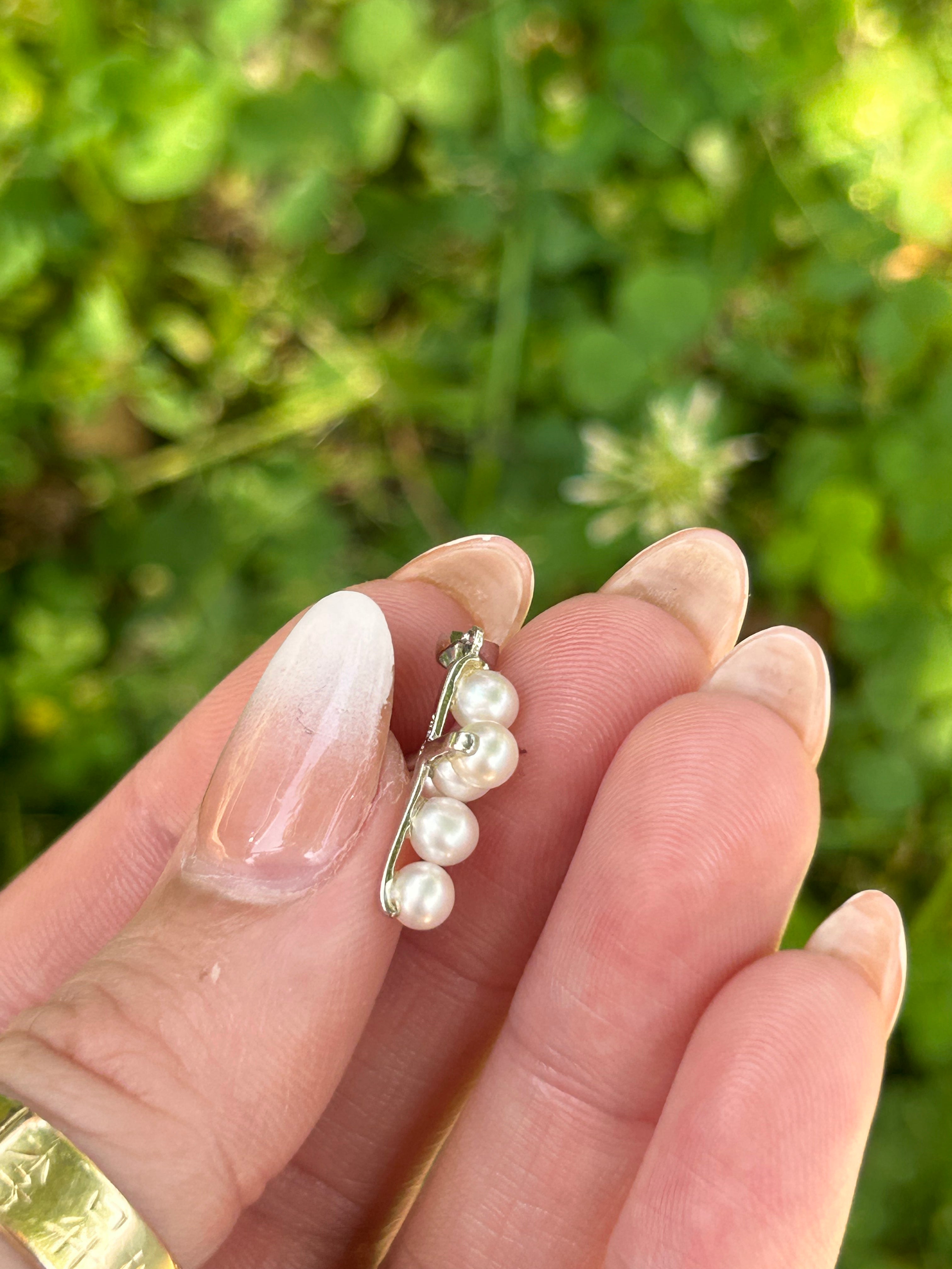 Mini Pearl Cross