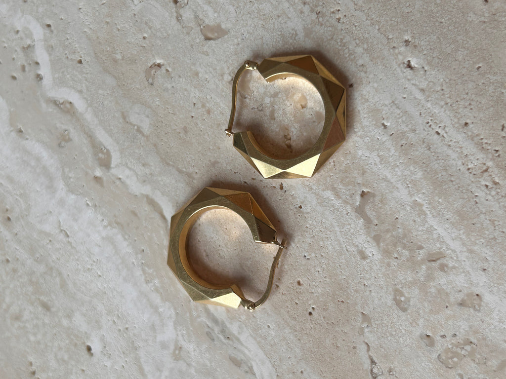 Geometric Hoops