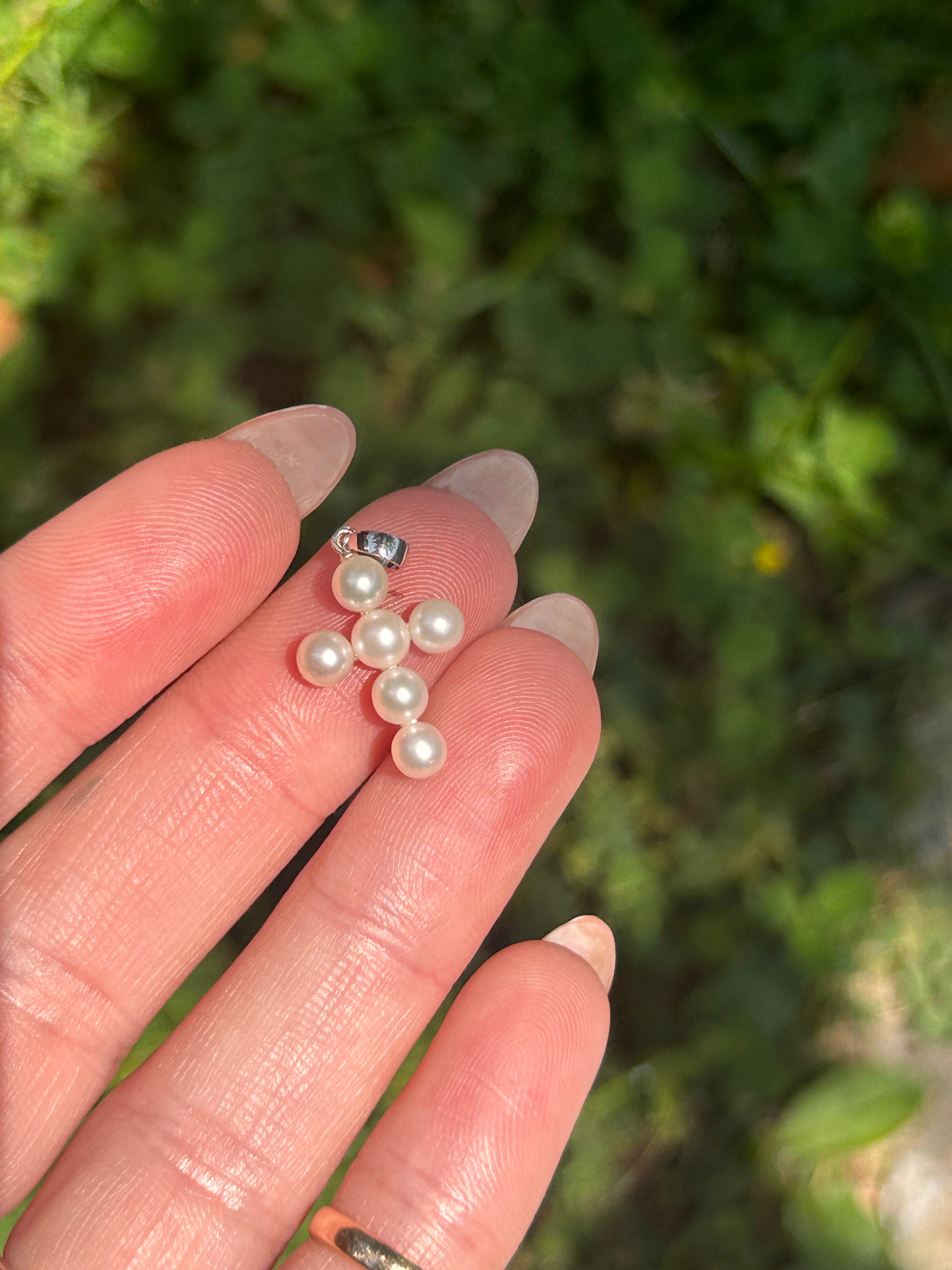 Mini Pearl Cross