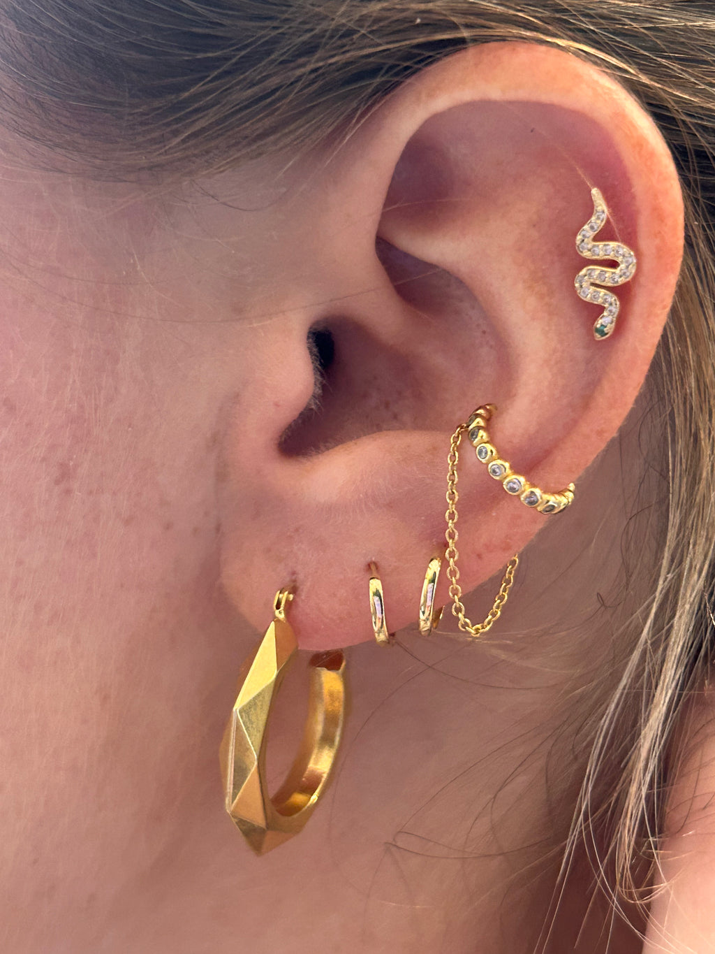 Geometric Hoops