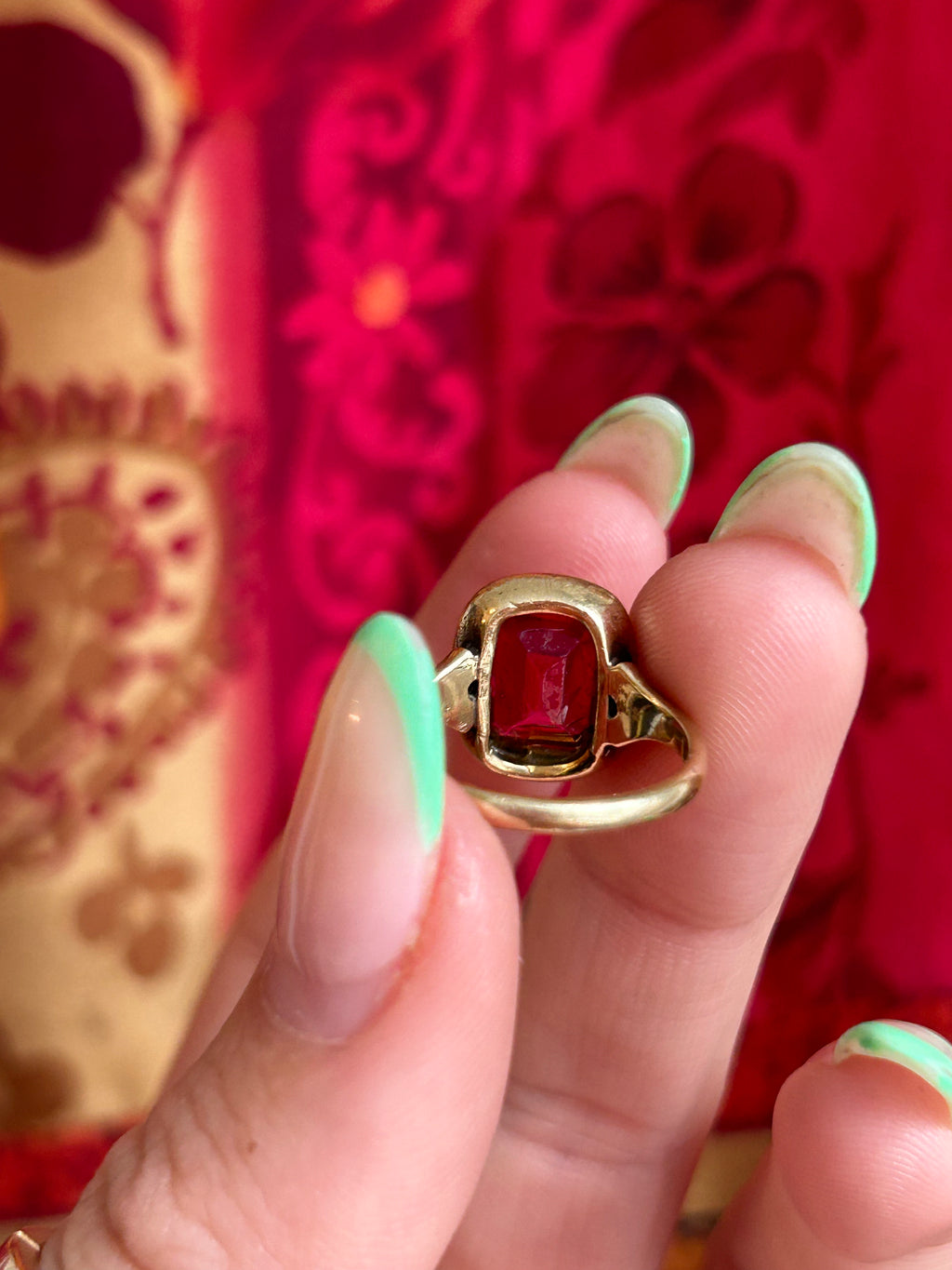 Spinel Fuchsia Antique Ring