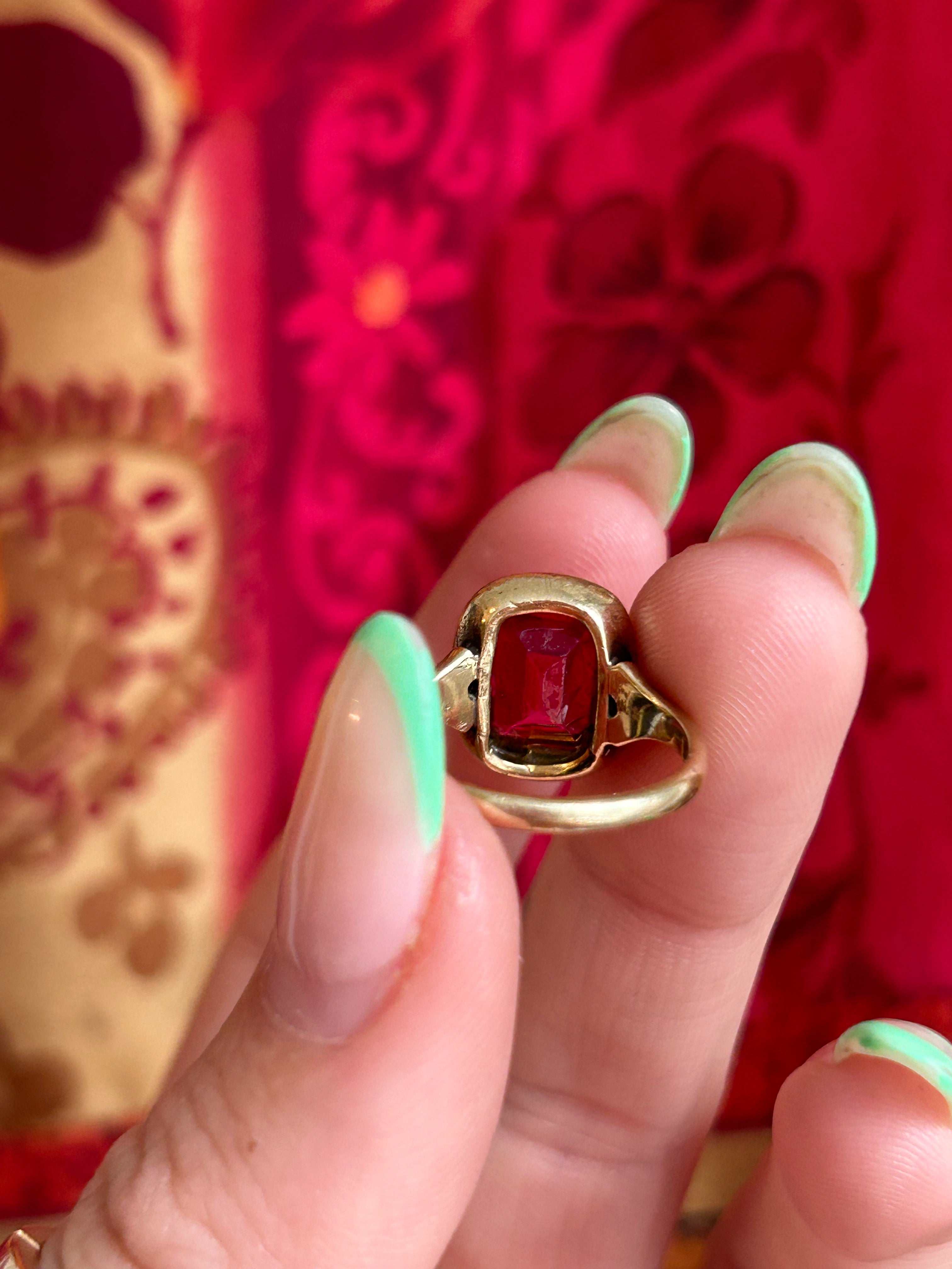 Spinel Fuchsia Antique Ring