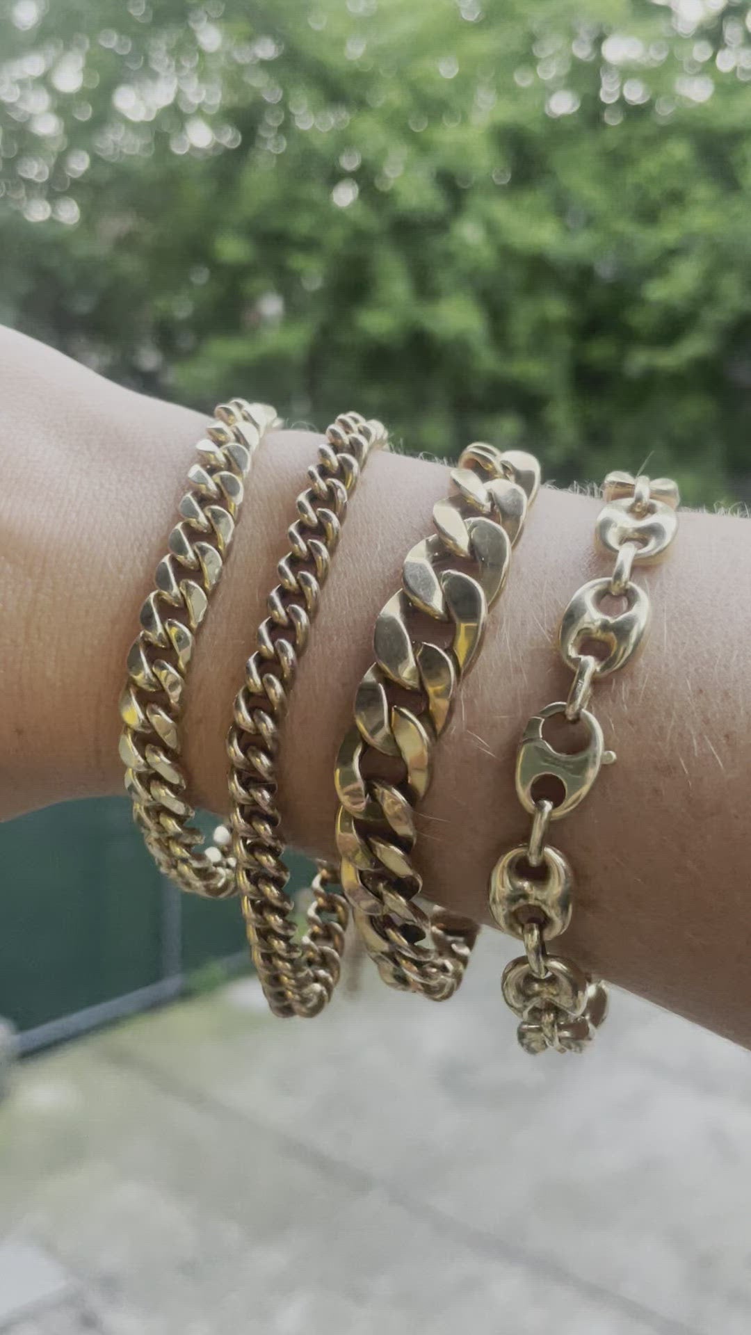 Graduated Curb Bracelet