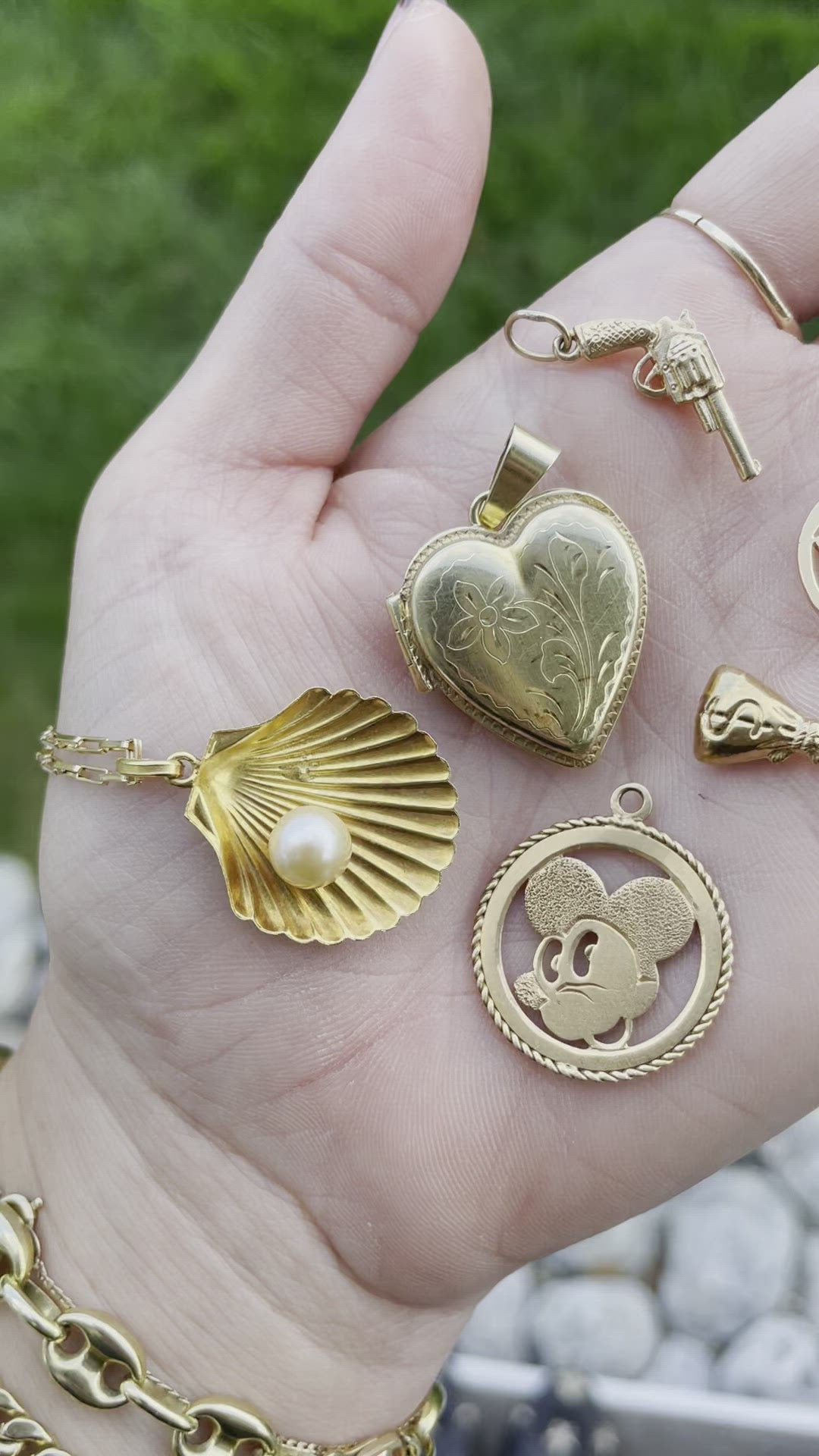 18k Vintage Pearl Shell