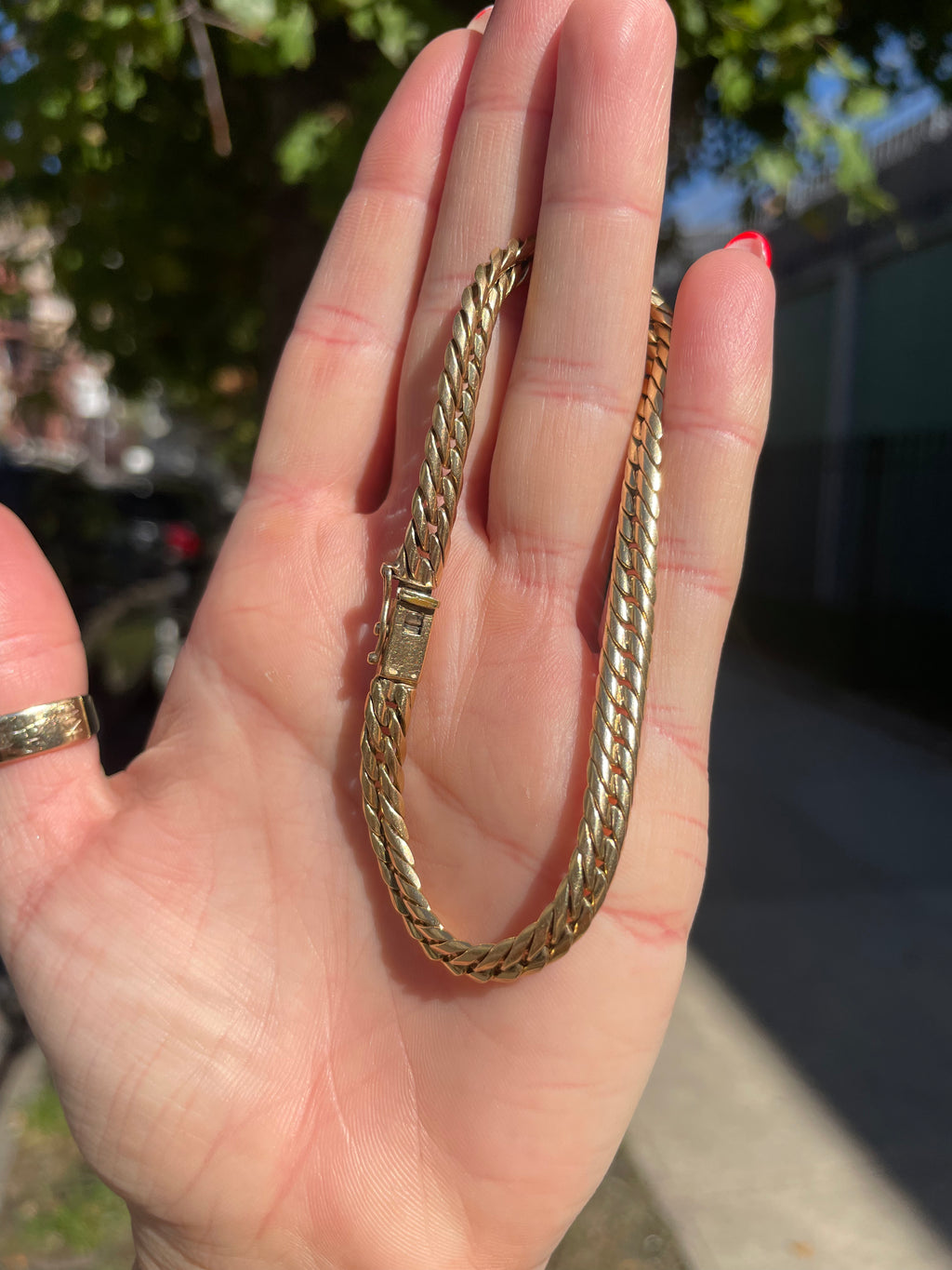 Fishtail Solid Curb Bracelet