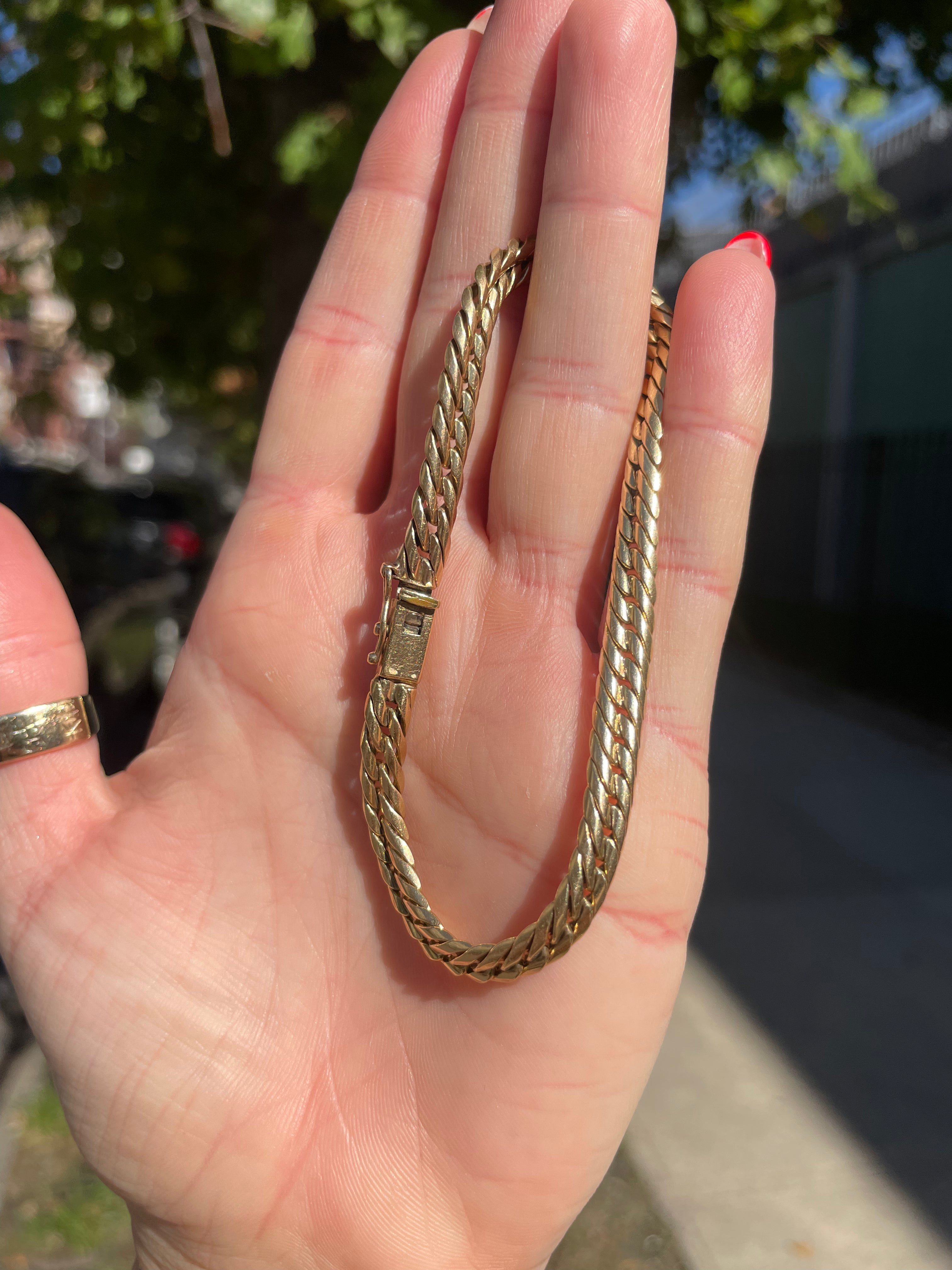 Fishtail Solid Curb Bracelet
