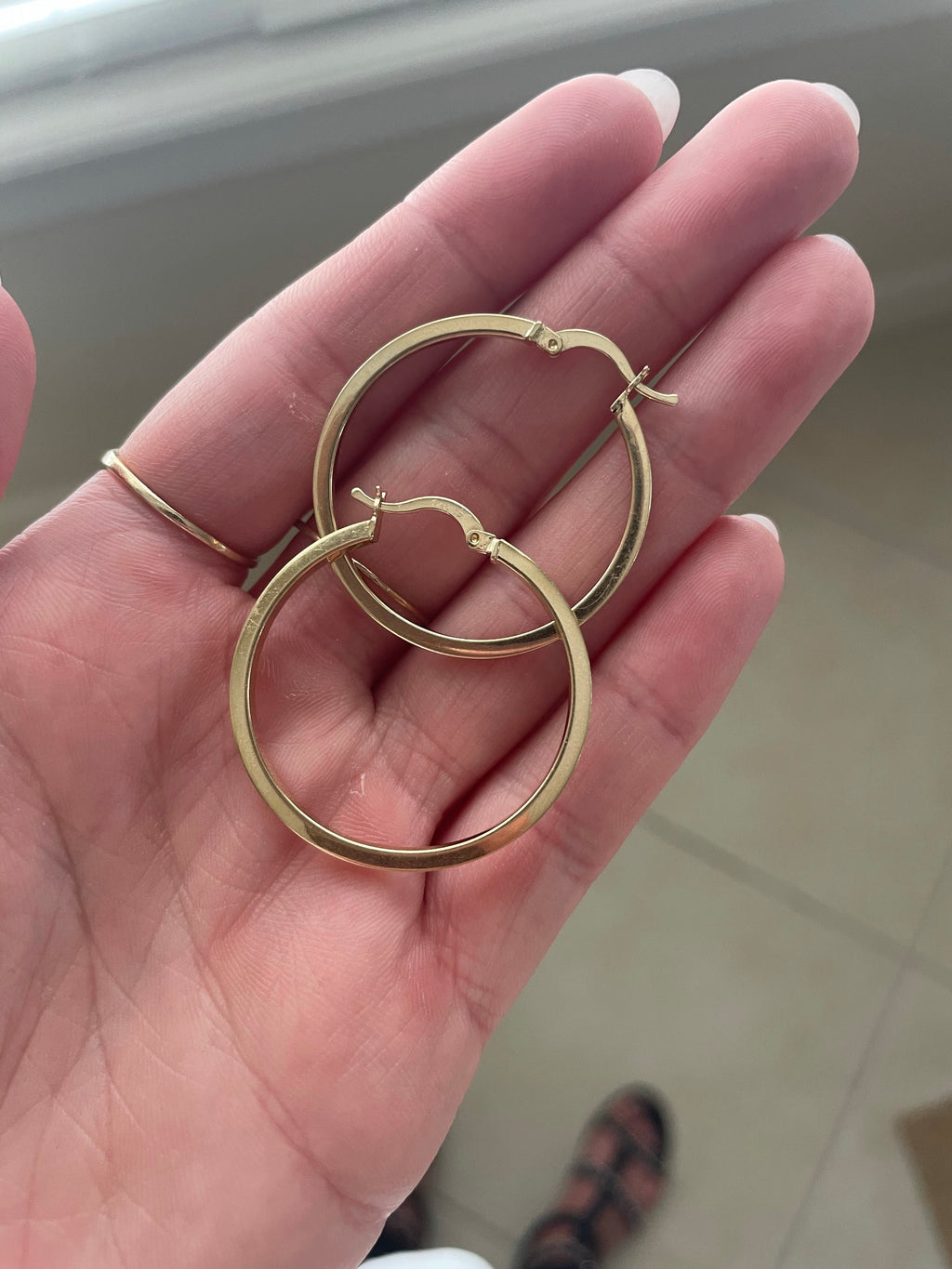 Square rounded large hoops