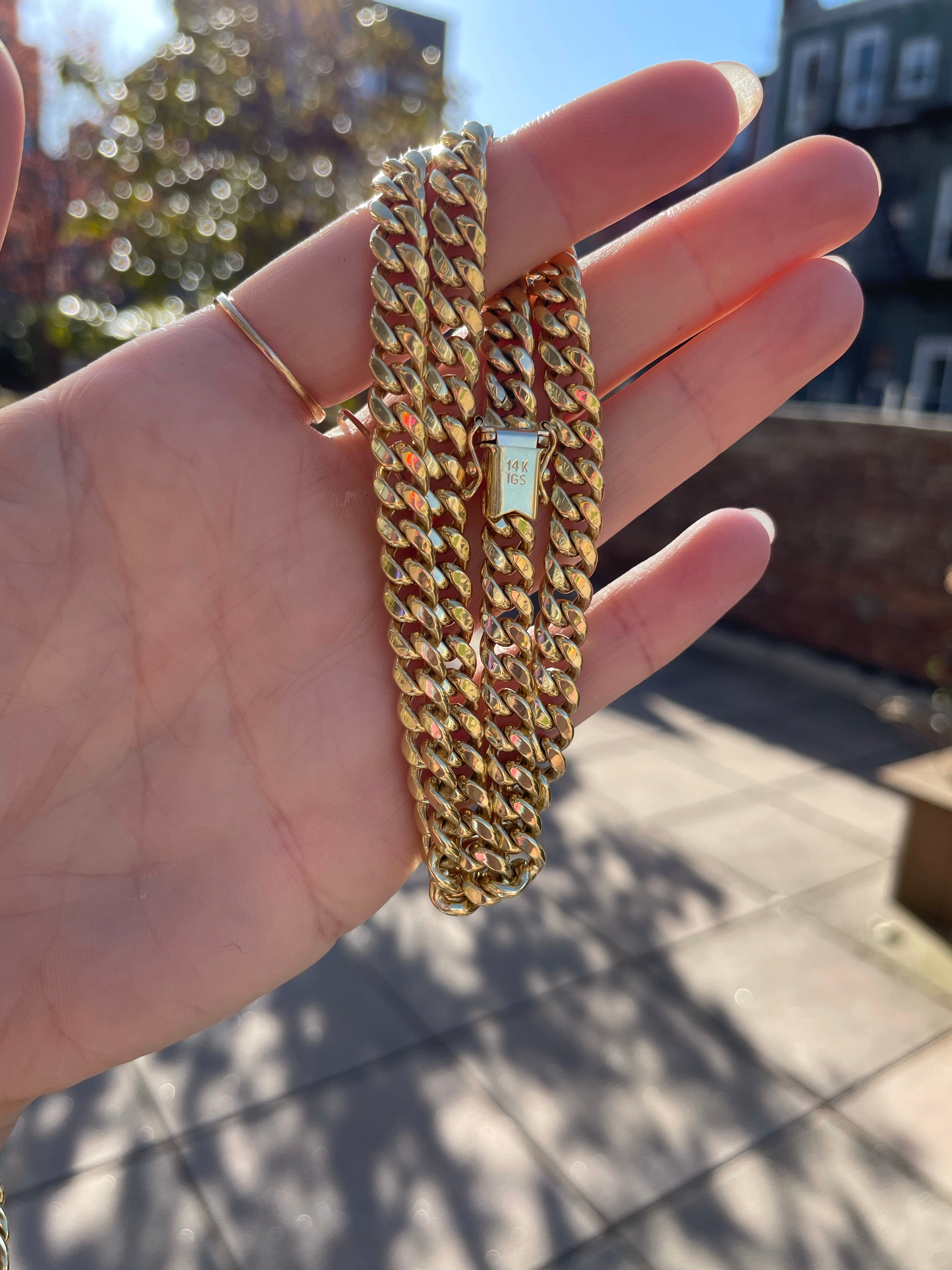 Chunky puffy Miami curb chain choker