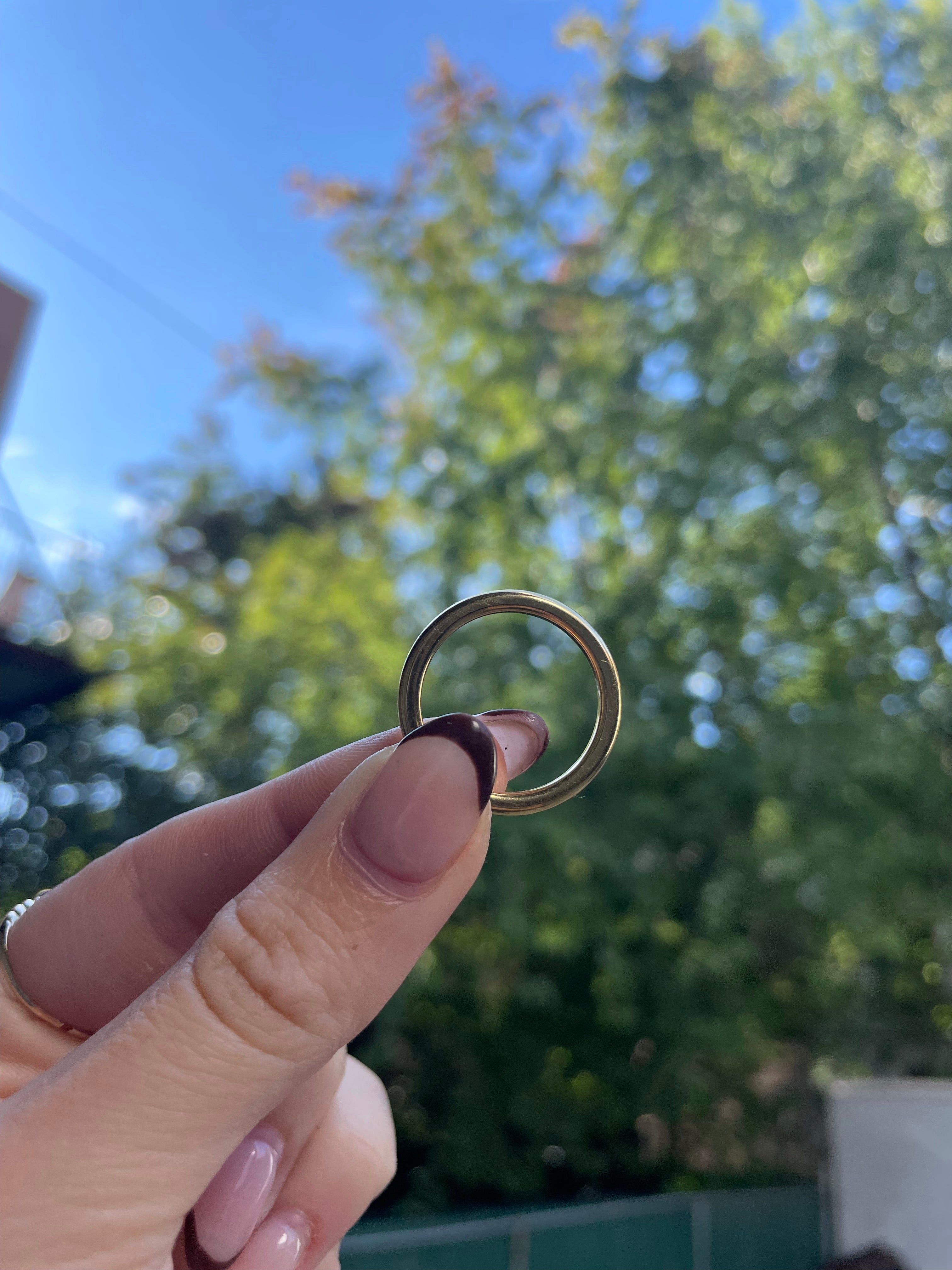 18k Saucer Puffy Band