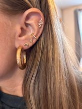 Load image into Gallery viewer, Diva Oval Hoops
