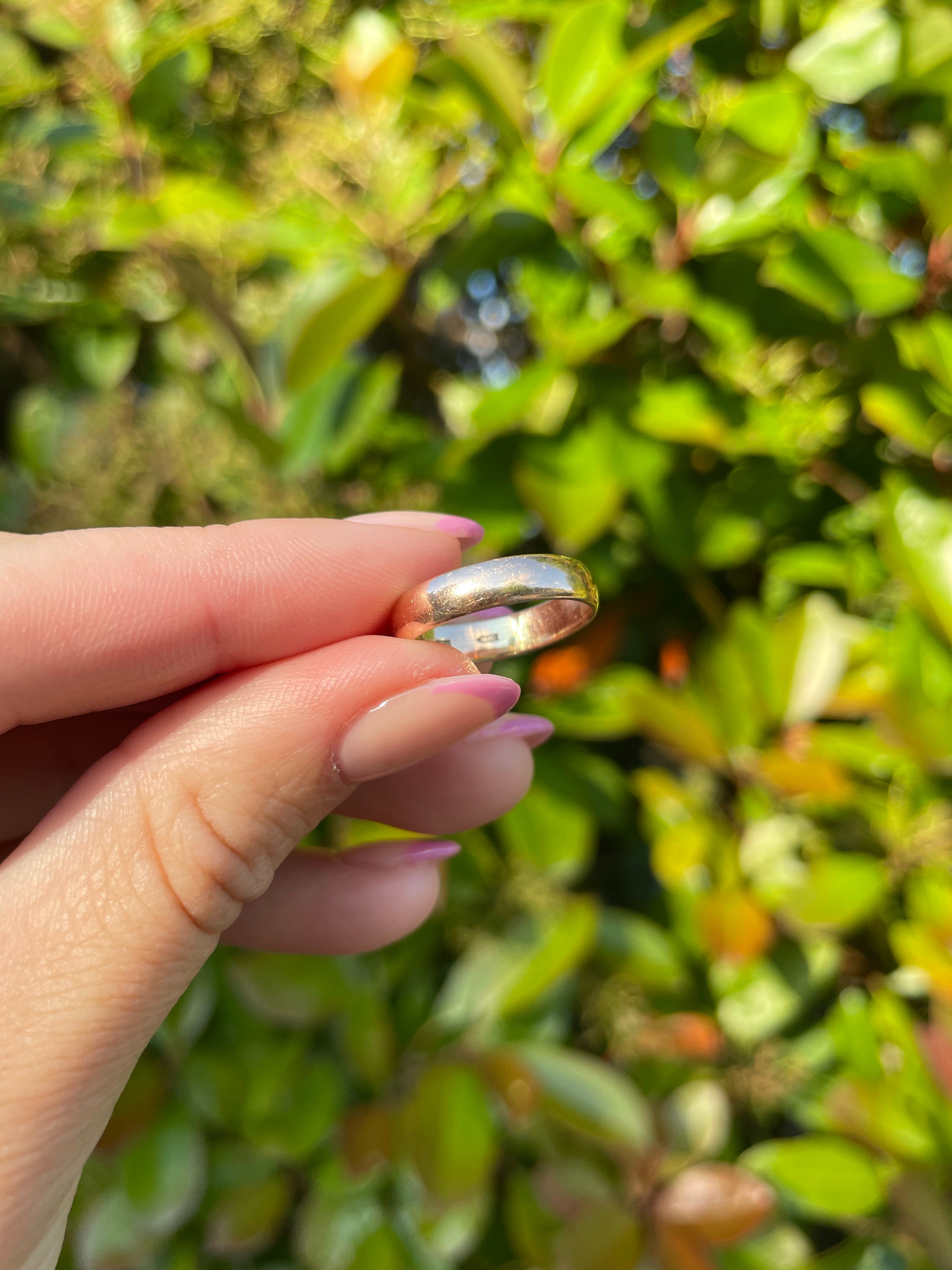 Vintage rose gold band, size 6
