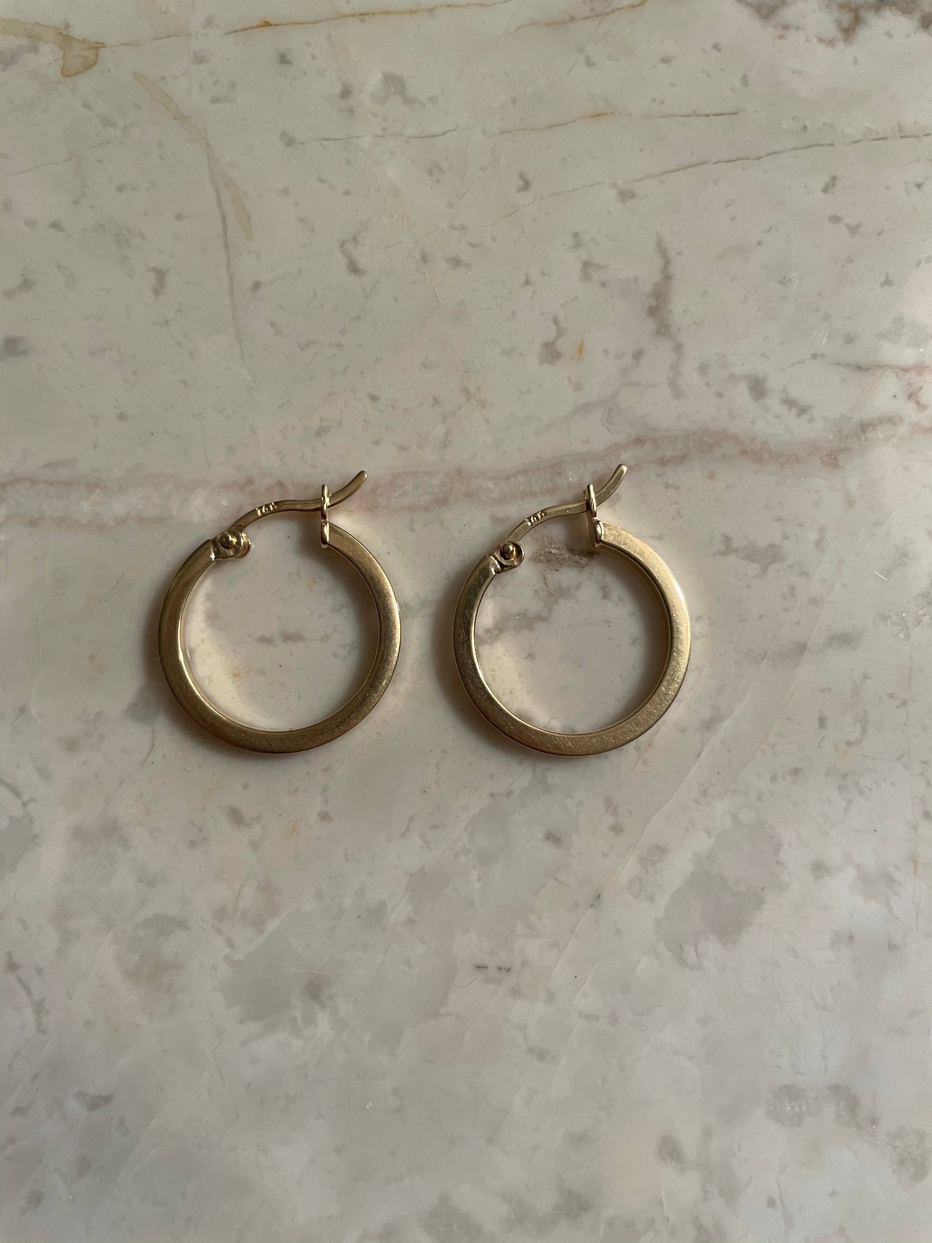 Simple square edged hoop