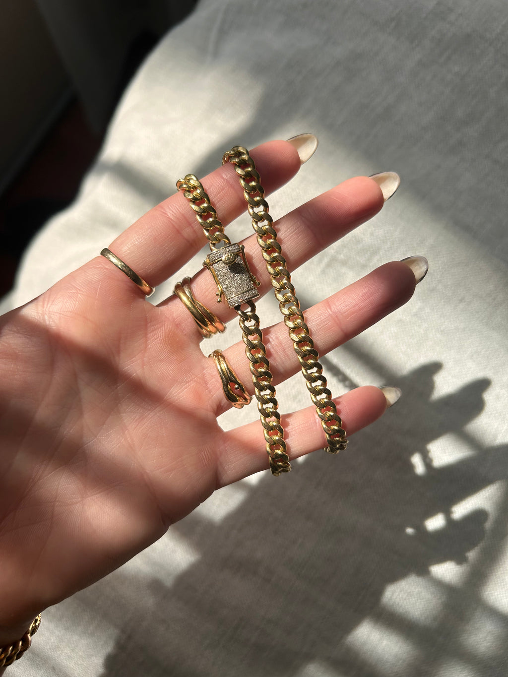 Diamond Clasp Curb