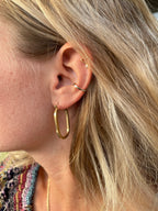 Rounded rectangular hoops