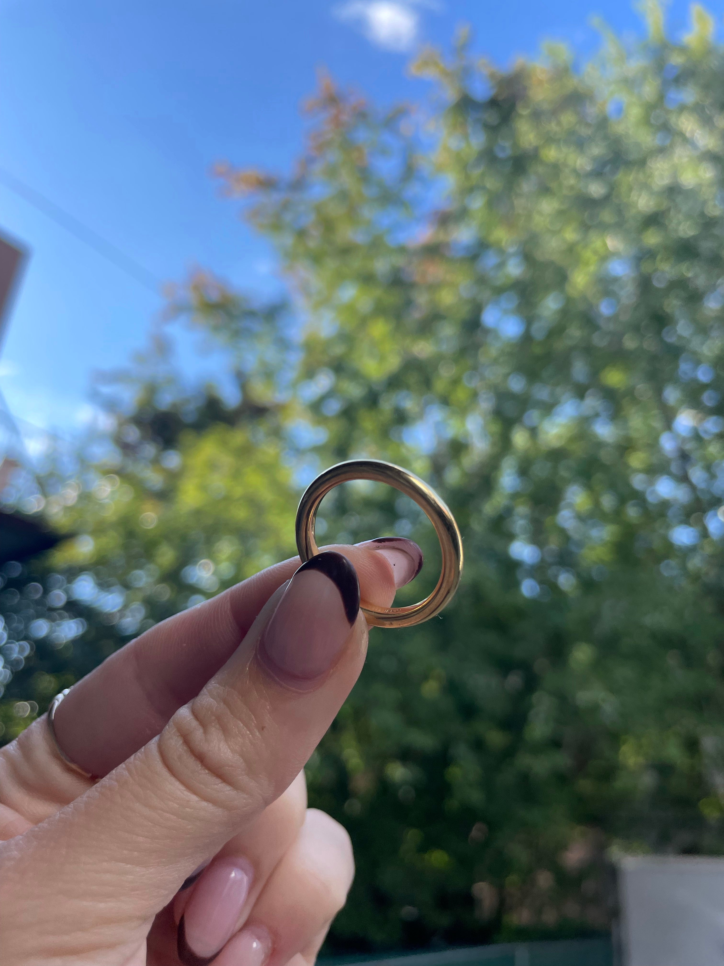 18k Saucer Puffy Band