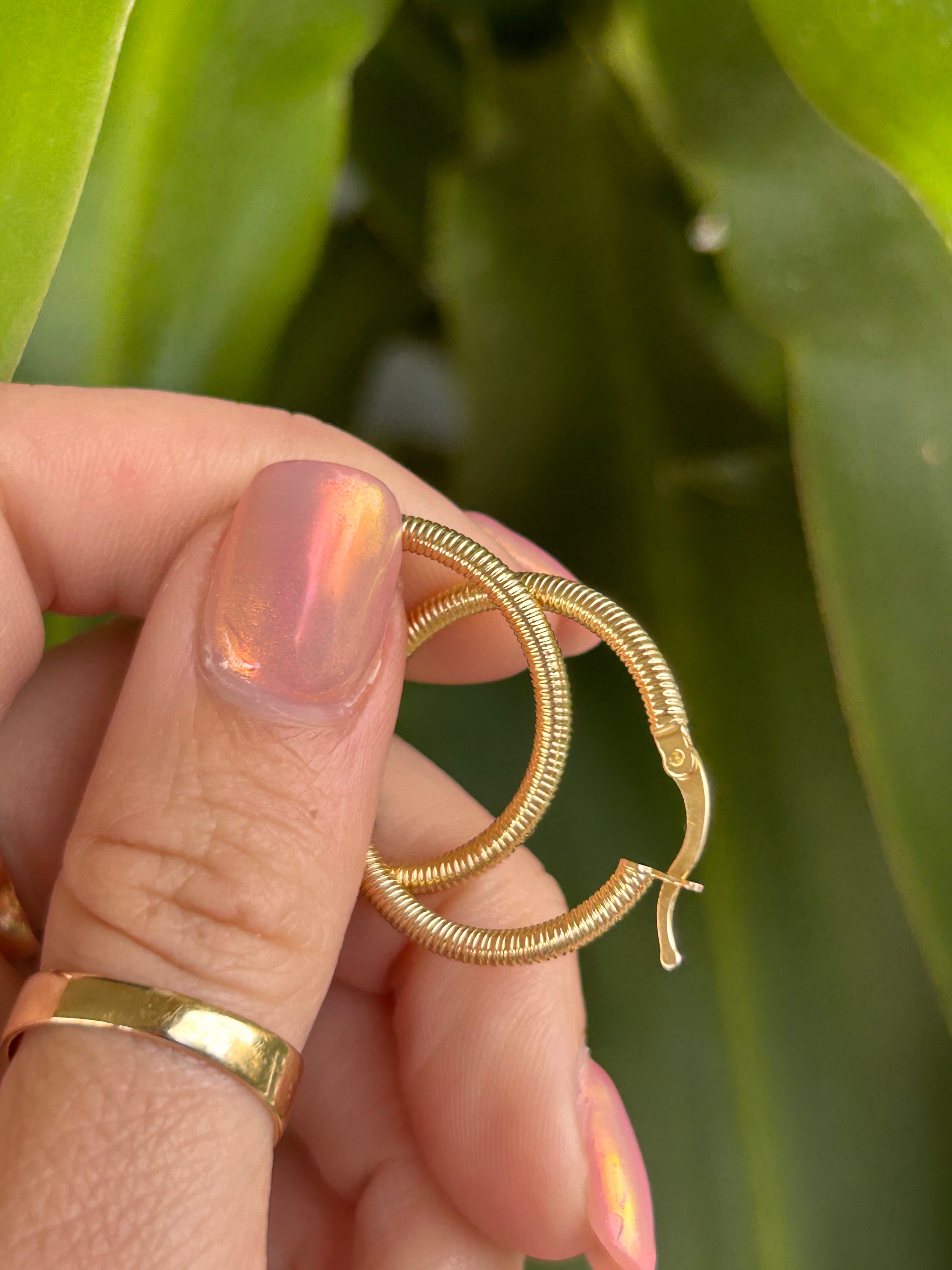 Medium Wire Hoops