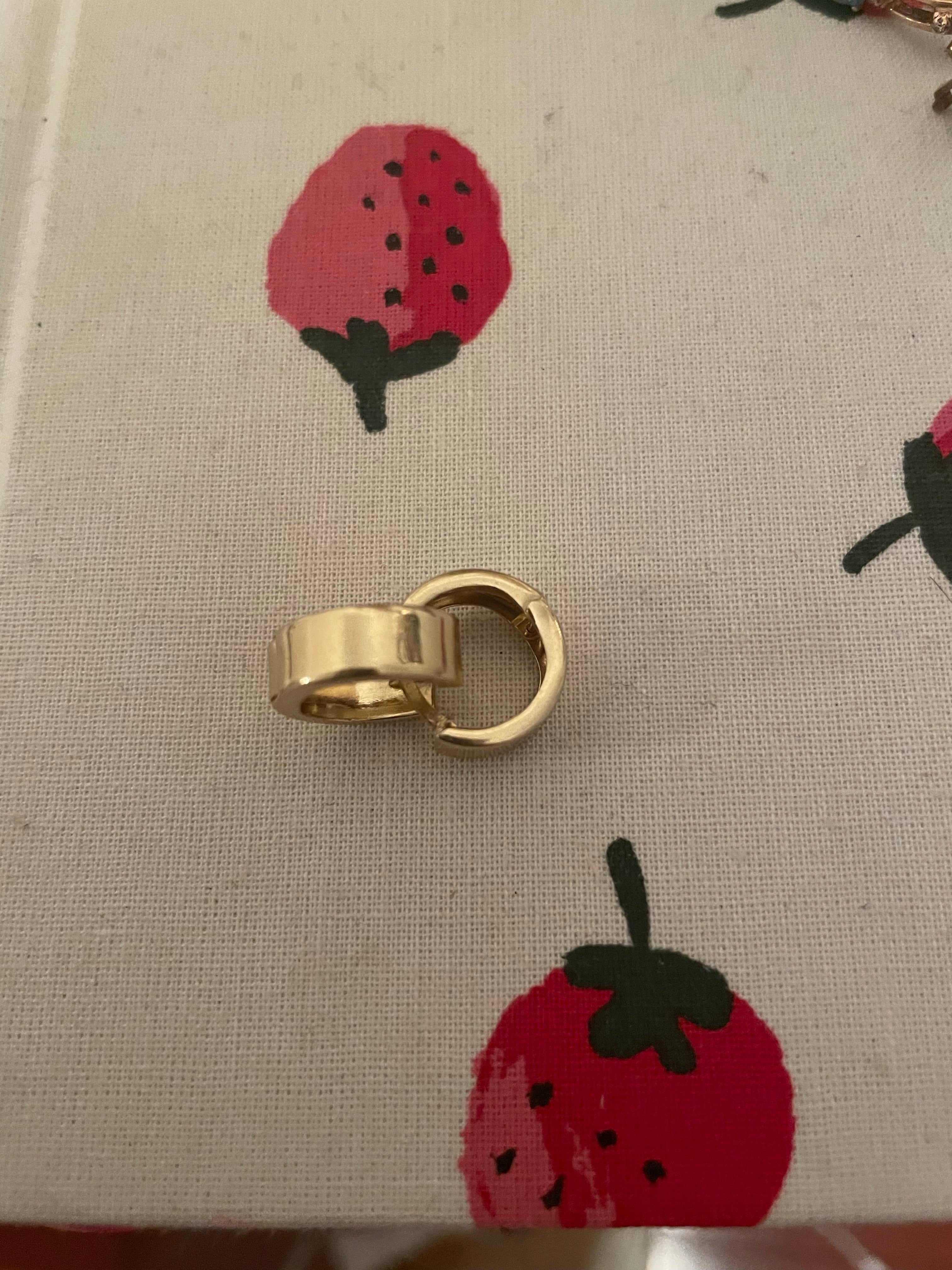 Large Huggy Snap Hoops