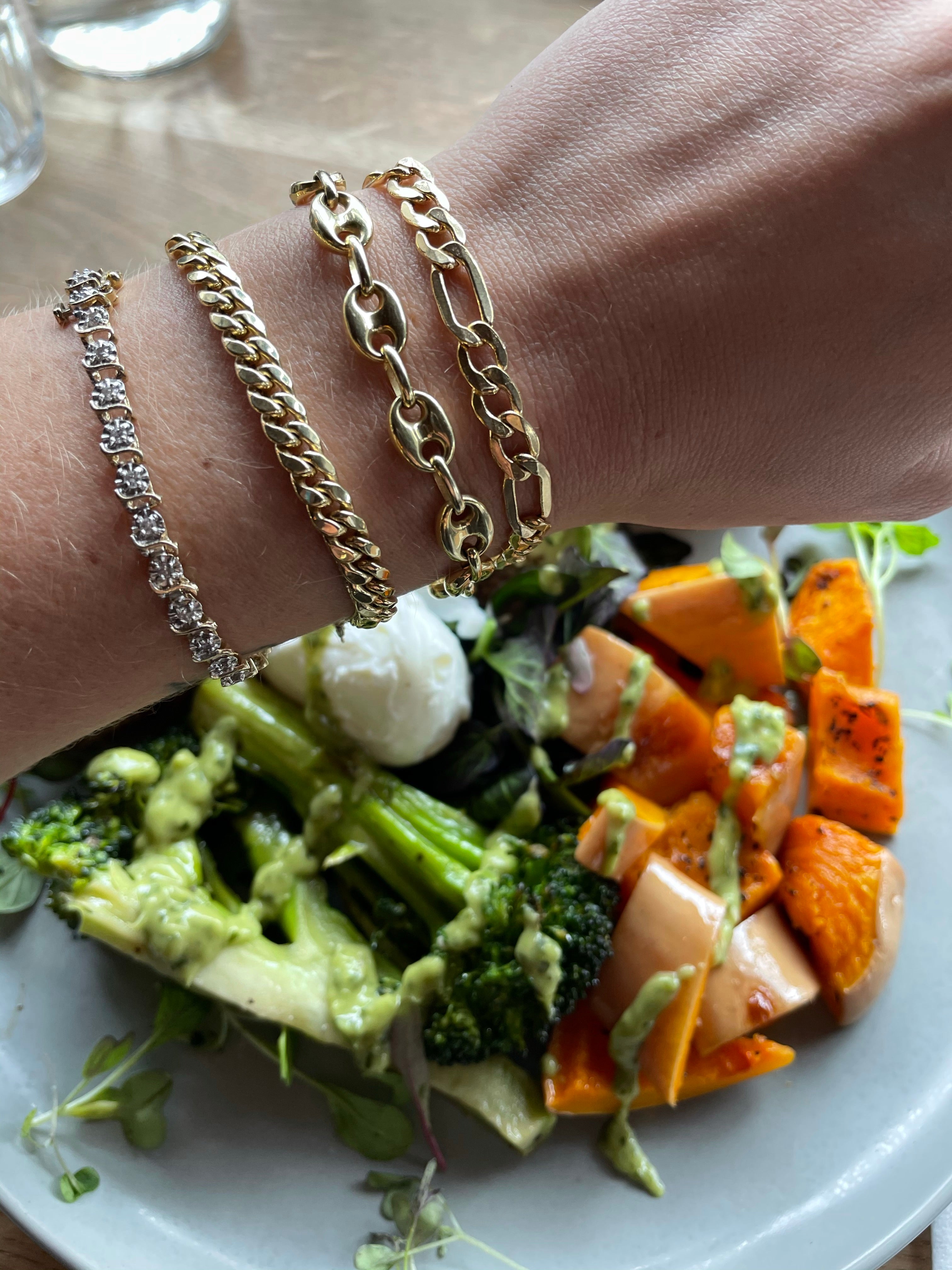 Figaro chain bracelet