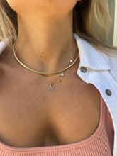 Load image into Gallery viewer, Dainty Omega Choker
