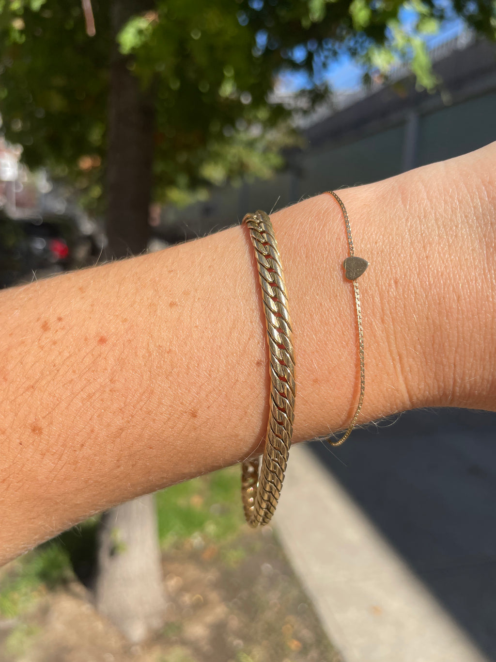 Fishtail Solid Curb Bracelet