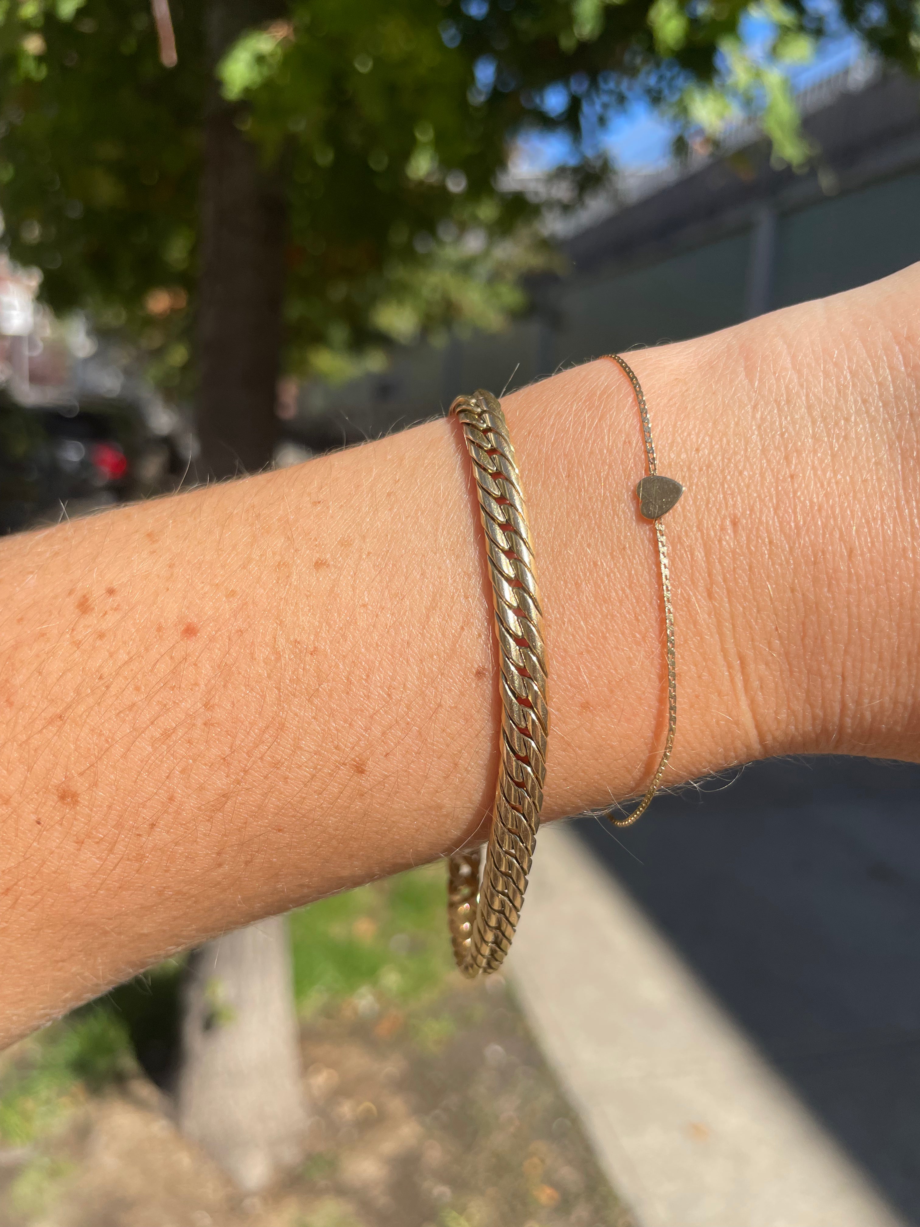 Fishtail Solid Curb Bracelet