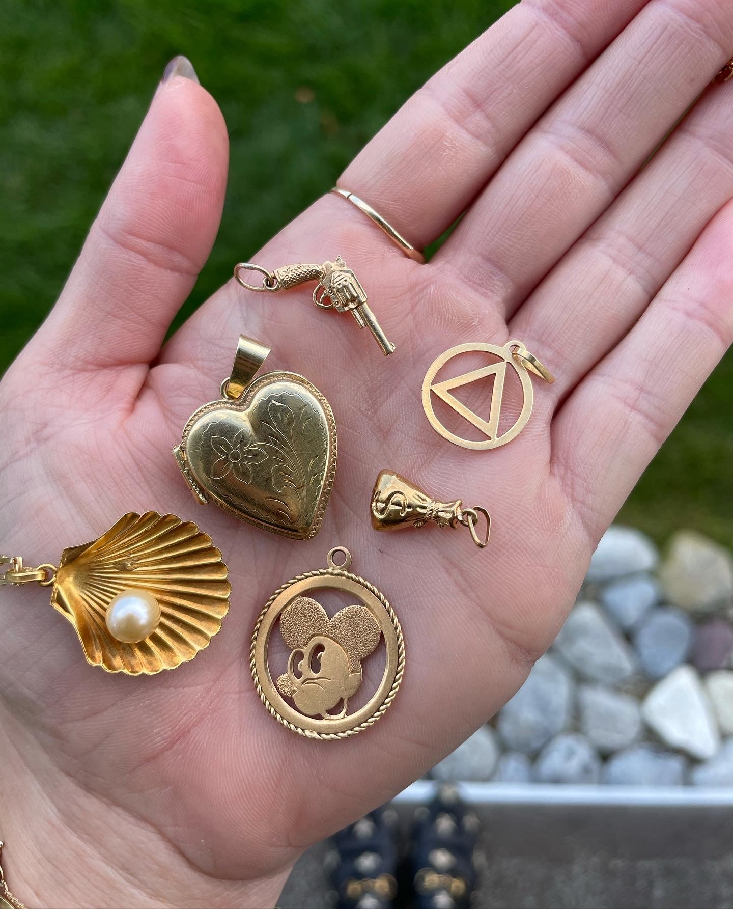 18k Vintage Pearl Shell